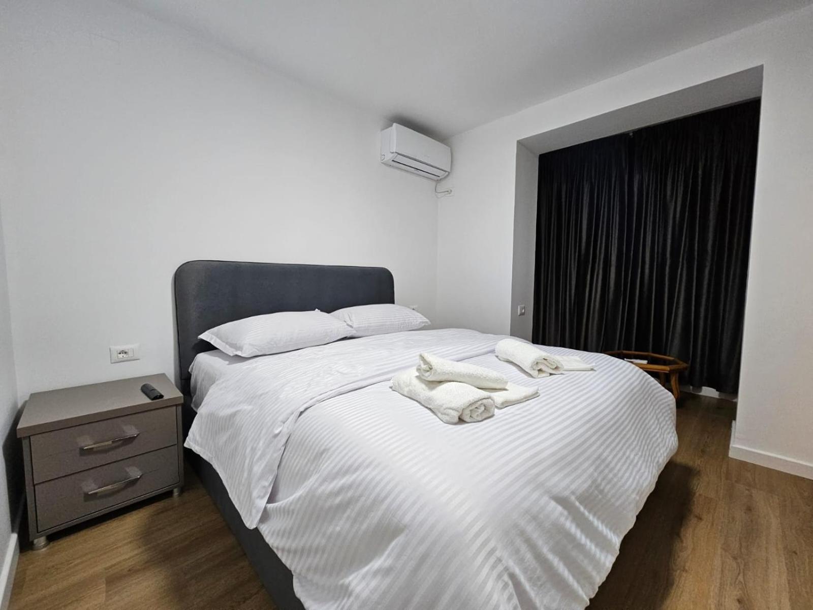 Elois Luxury Apartment Tirana Esterno foto