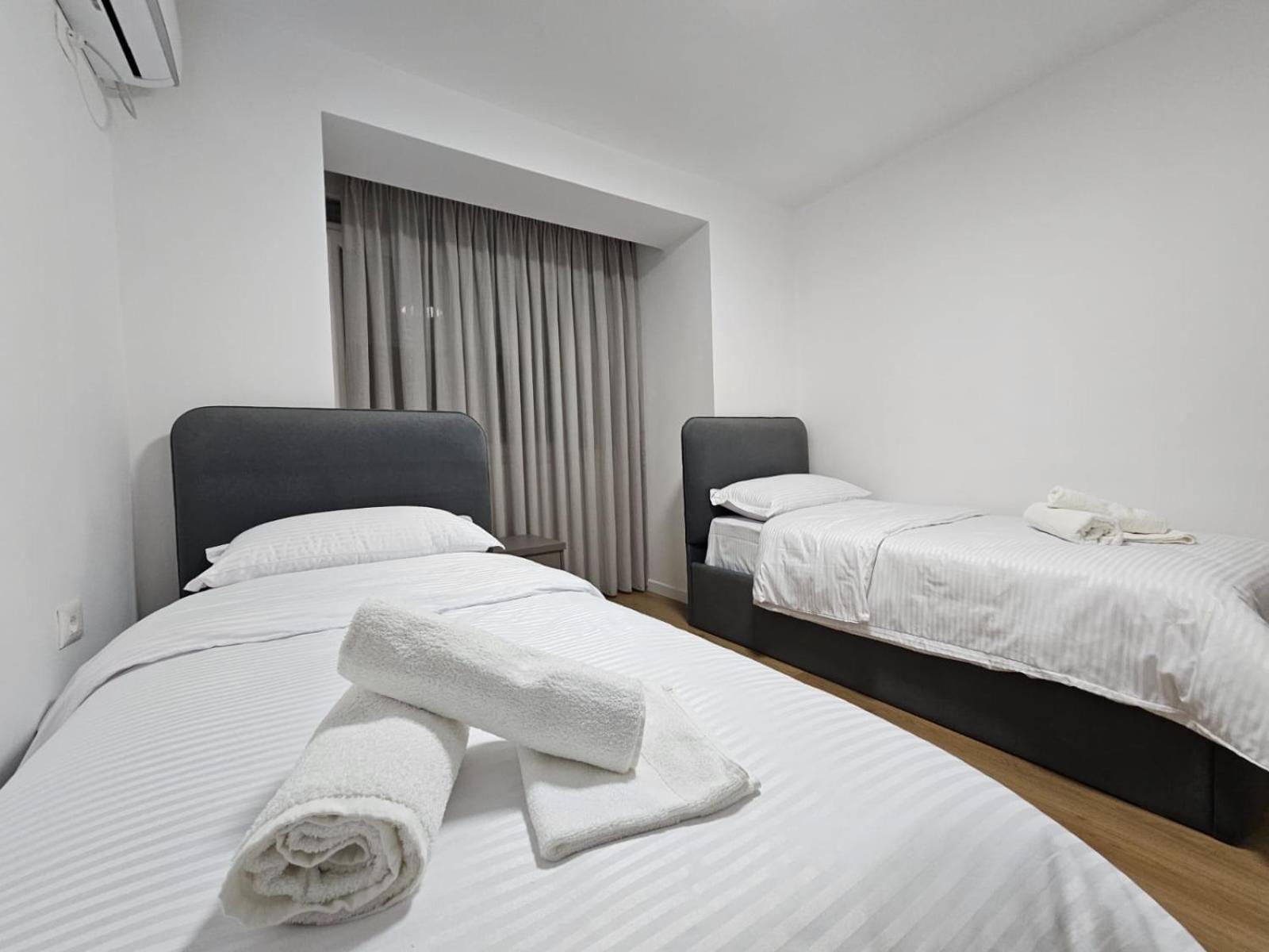 Elois Luxury Apartment Tirana Esterno foto
