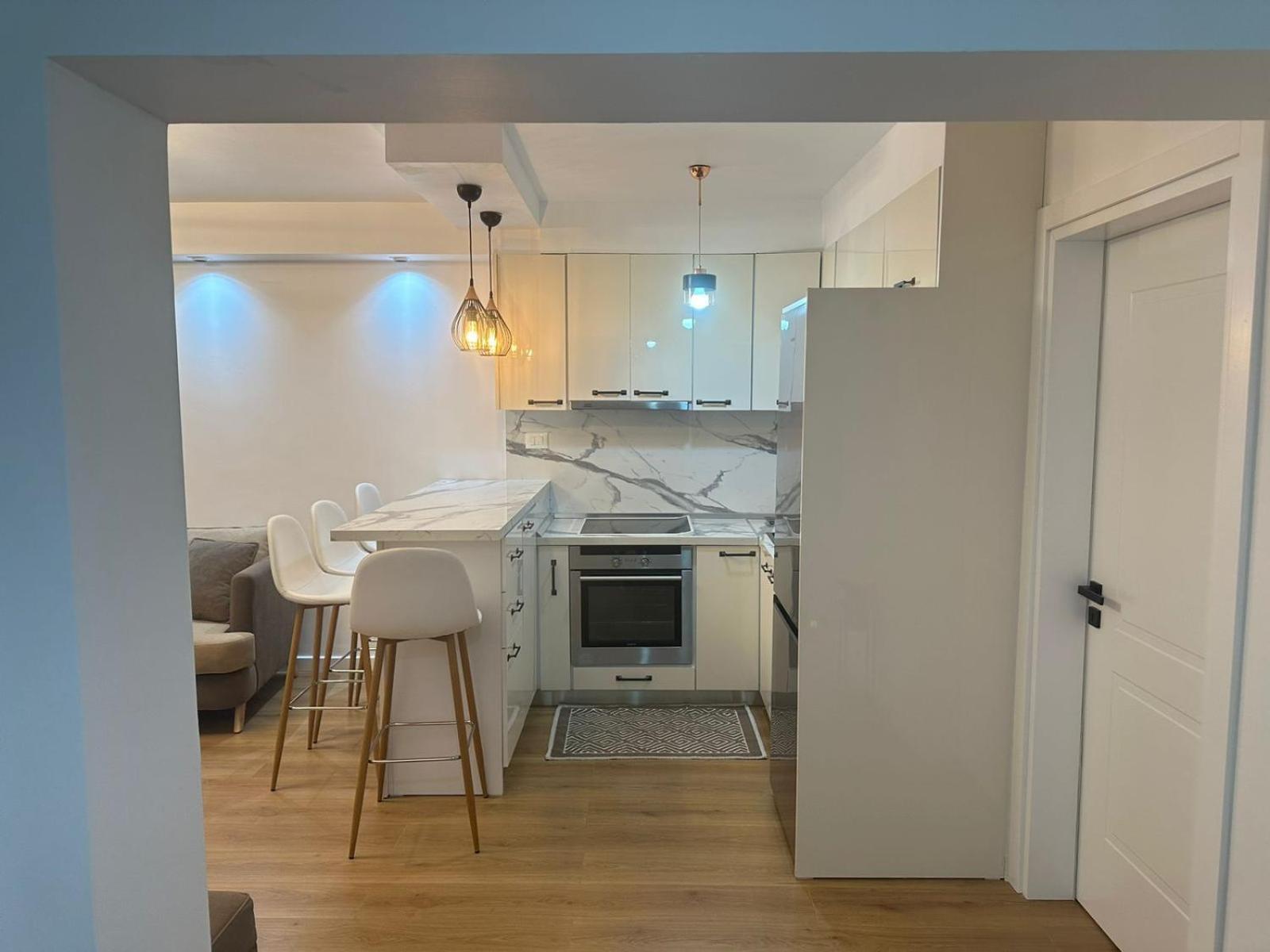 Elois Luxury Apartment Tirana Esterno foto